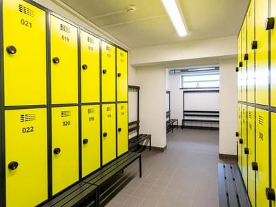 Spinde für Sozialräume: Optimaler Stauraum für Gemeinschaftsbereiche – Eurospind hilft Ihnen