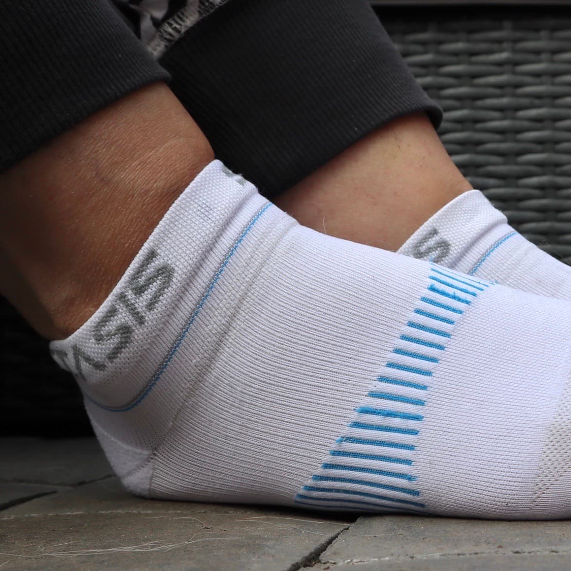 Schritt für Schritt zu gesünderen Füßen: Neurosocken im Einsatz