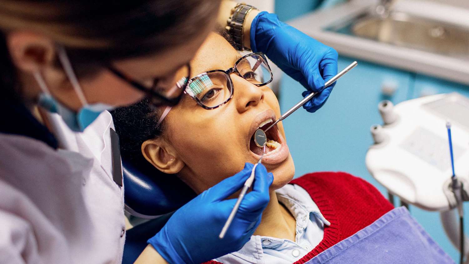 Zahnarzt Zürich: Minimalinvasive Eingriffe für Ihre Zahngesundheit